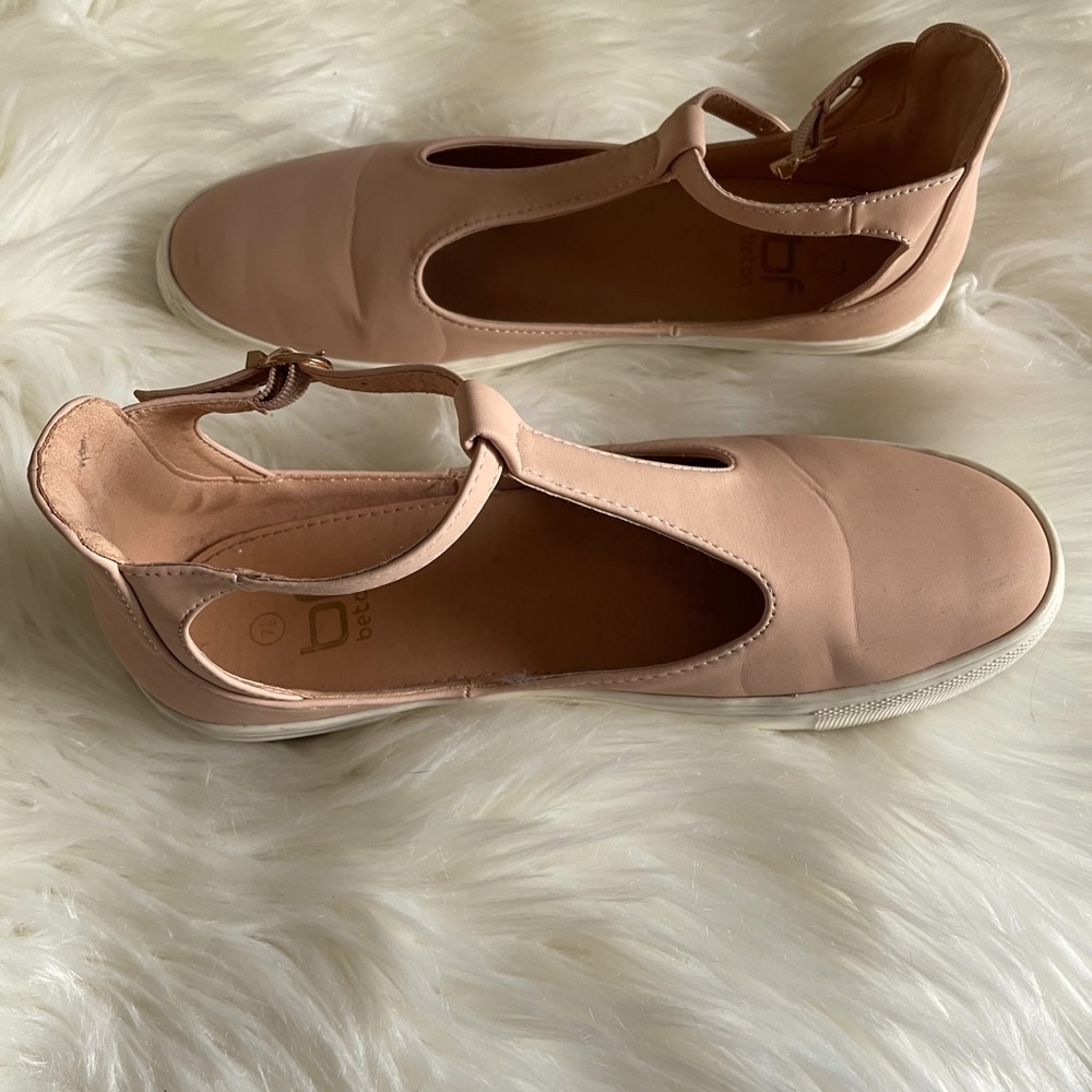 Betoni Light Pink Flats 7 1/2.